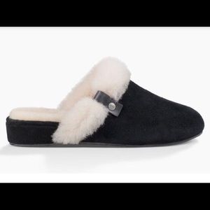 Women's UGG slippers